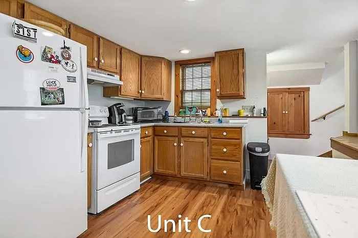 19 Pleasant St #C — Photo 2