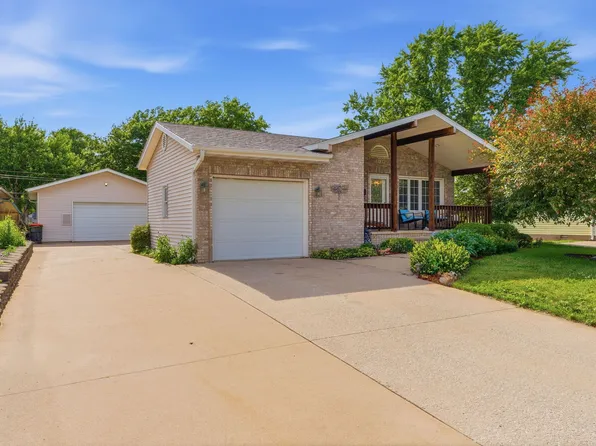 2124 N Gayman Ave, Davenport, IA 52804