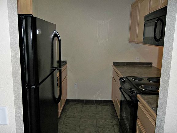 5th image of 9013 NE 54th St APT 15