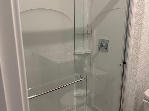 5th image of 1091 Telford St