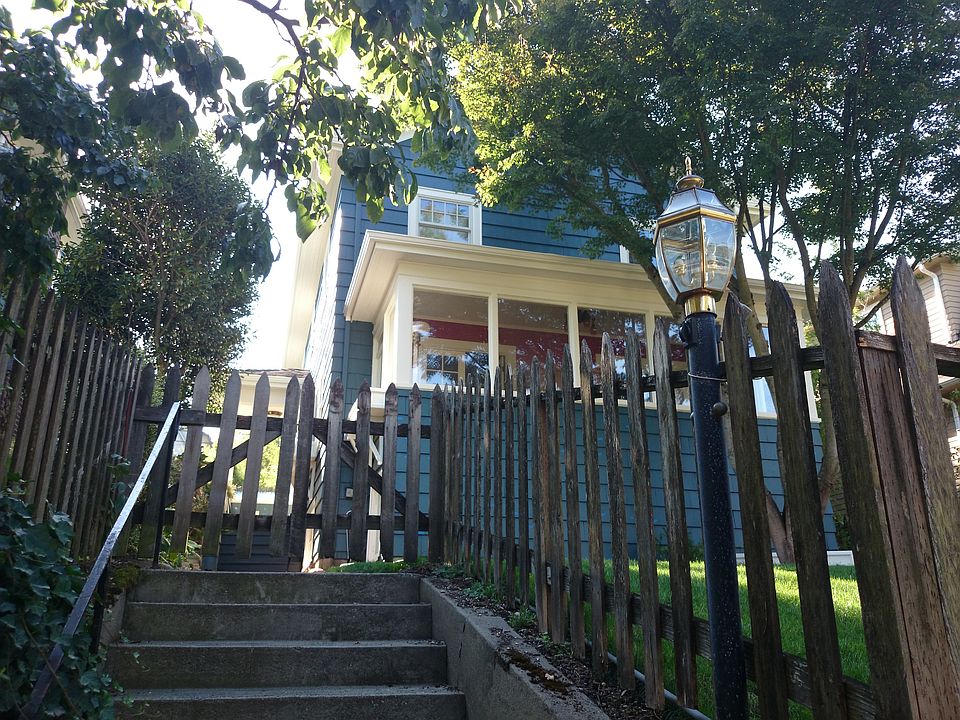 2nd image of 5027 19th Ave NE
