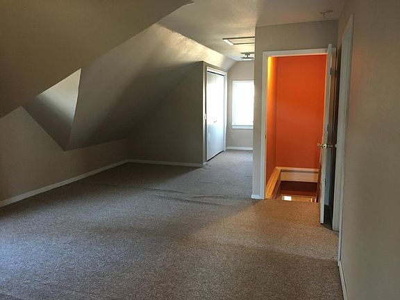 Upstairs common area/possible extra bedroom