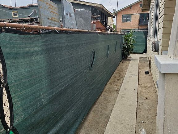3rd image of 612 W 45th St