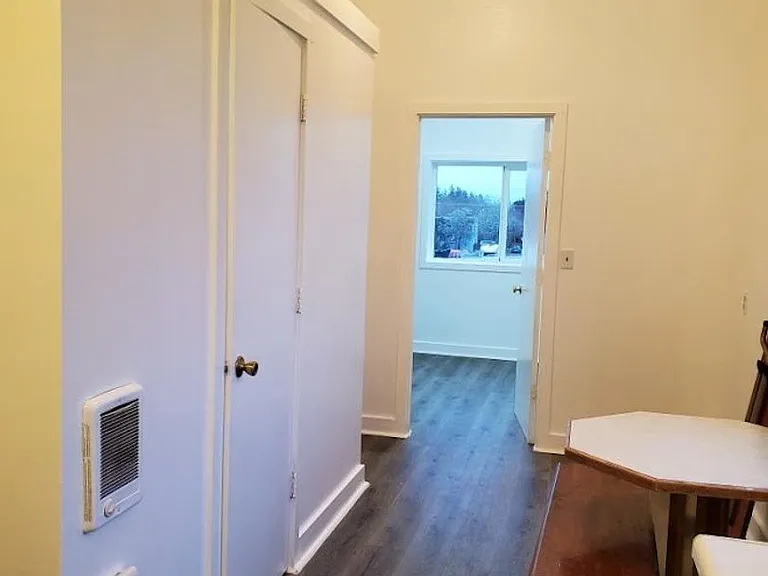87 NE Harbor Ct — Photo 6