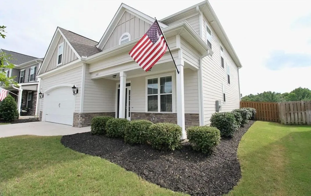Bunchgrass St, Evans — Photo 2