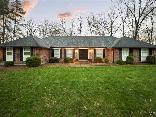 1932 Sturfield Ct, Saint Louis, MO 63131