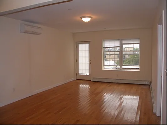 Rented by Urban Realty NYC | media 9