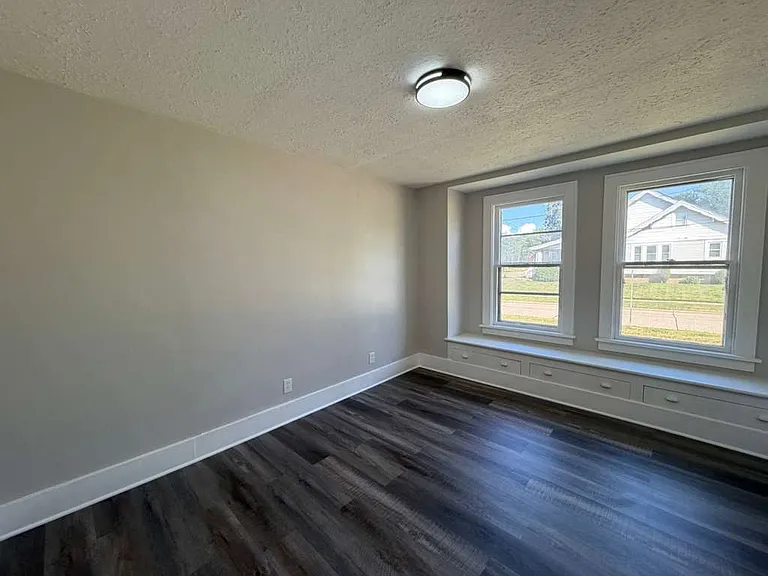 1700 E 290th St #1 — Photo 3