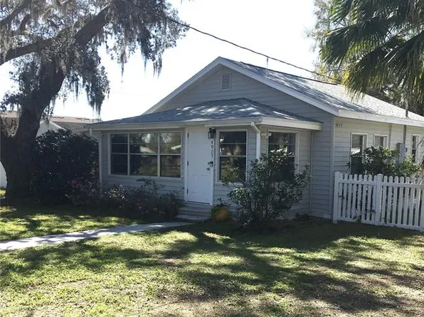 4905 Court St, Zephyrhills, FL 33541