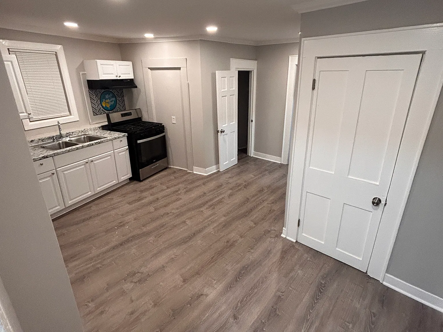 5 bed, 1200 sqft, $2,000 — Photo 4