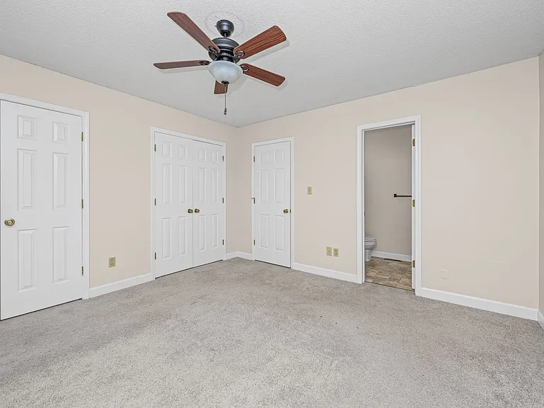 5918 King Charles Ct — Photo 26