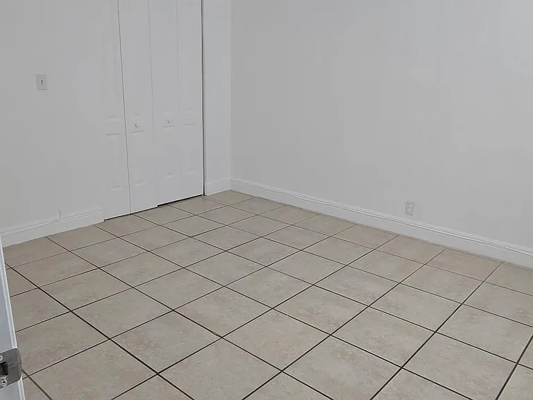 935 Marseille Dr #3 — Photo 9