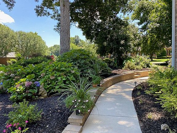 Discrete lighting in wall