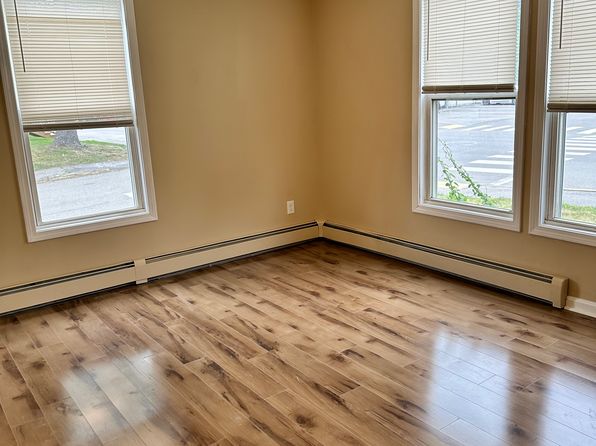 401 Main St #201