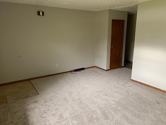3rd image of 2133 Lynbridge Dr