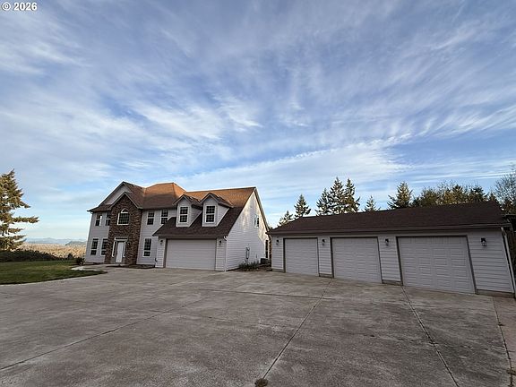 2nd image of 310 Cedar Hills Rd