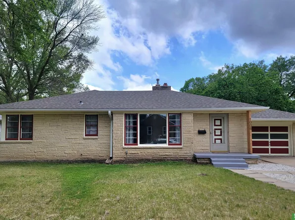 1006 E 12th St, York, NE 68467