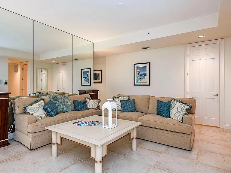 157 Colonade Cir #1002 — Photo 2
