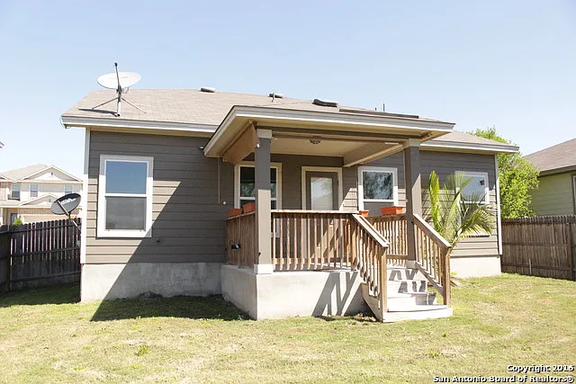 4 bed, 2116 sqft, $1,795 — Photo 2