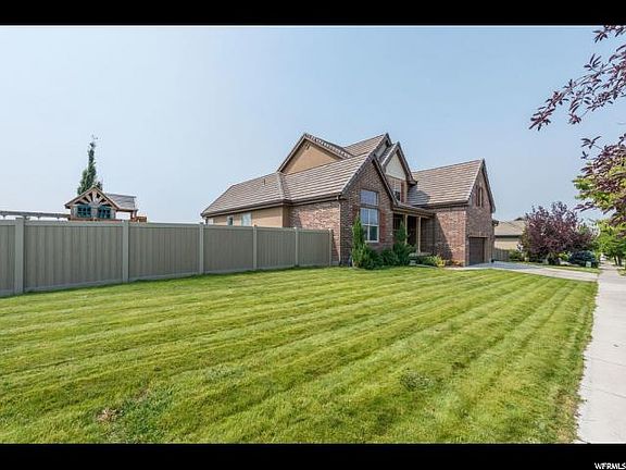 3rd image of 2059 W Woodberry Dr