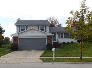 4150 Portage Ln, Hoffman Estates, IL 60192