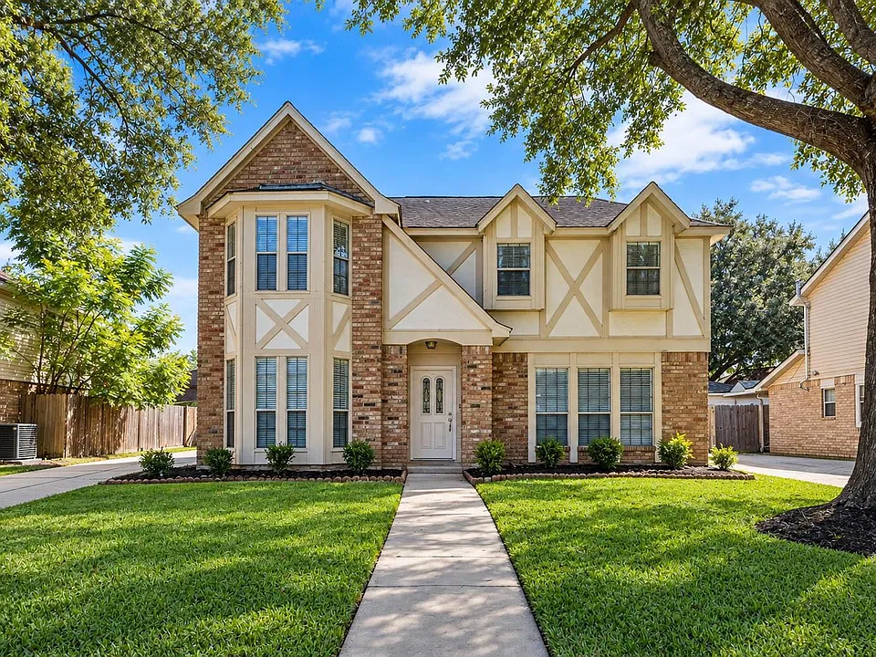 4003 Ash Hollow Dr