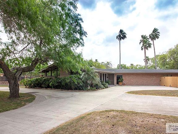 2nd image of 38 Resaca Blvd