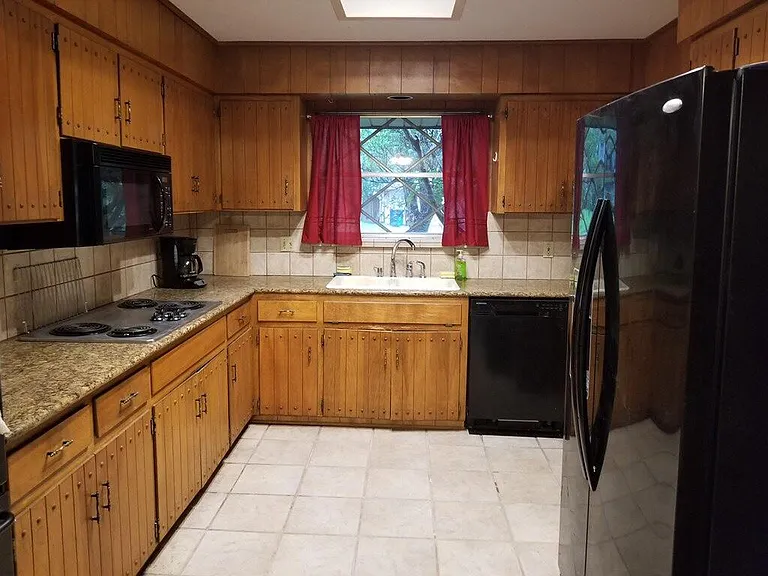 5310 King George Dr — Photo 11