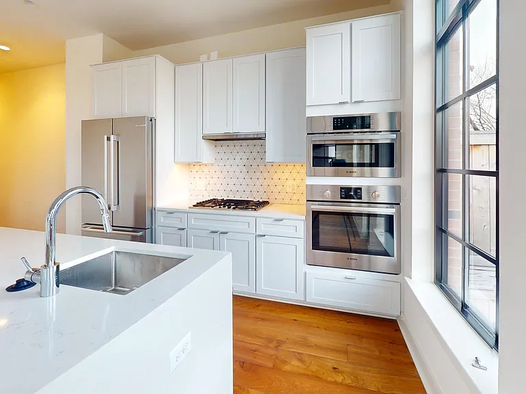 1312 King St #207 — Photo 5
