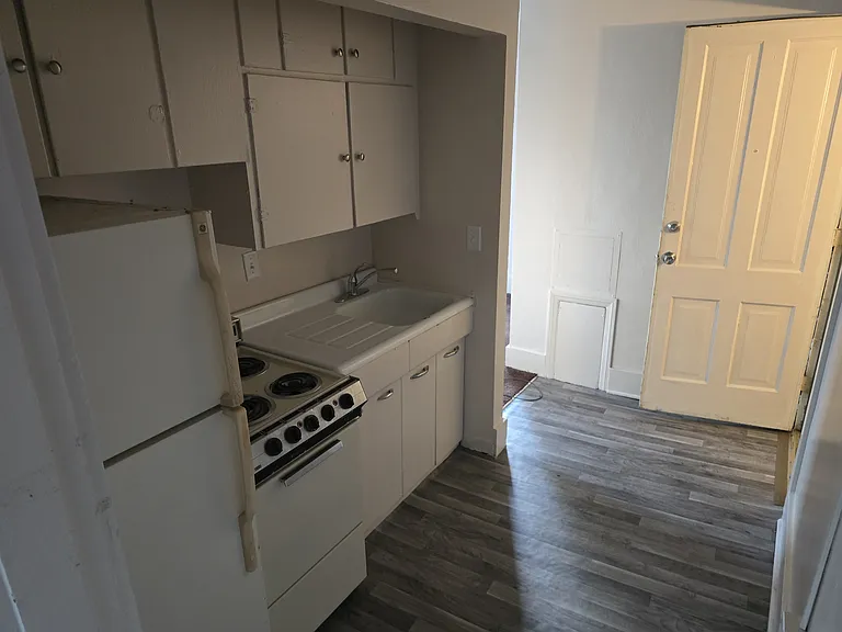 205 Kinsey St #5 — Photo 2