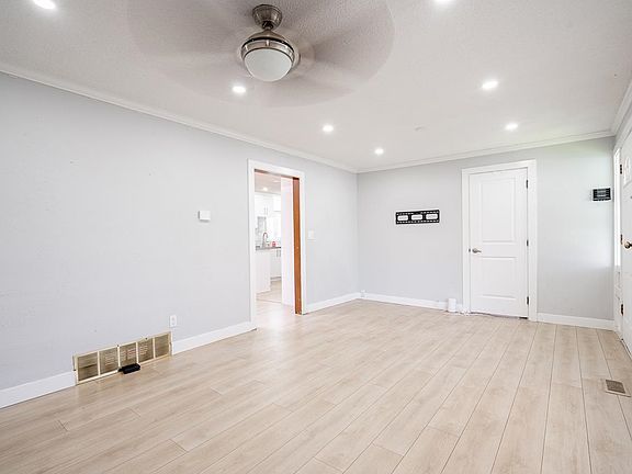 5th image of 13450 65a Ave