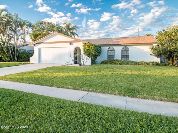 210 Maple Dr