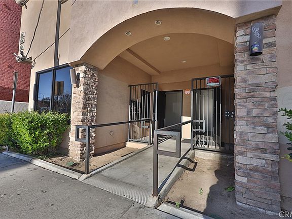 2nd image of 1016 S Gaffey St
