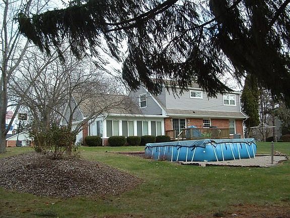 3rd image of 1321 Trenton Rd
