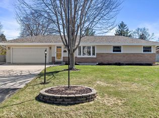 W152N5470 Beaver Dr, Menomonee Falls, WI 53051
