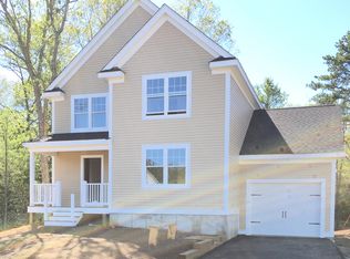 70 Christmas Tree Ln, Kingston, MA 02364