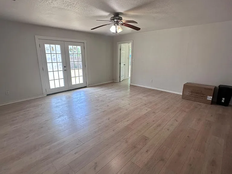202 Red Oak Cir — Photo 11
