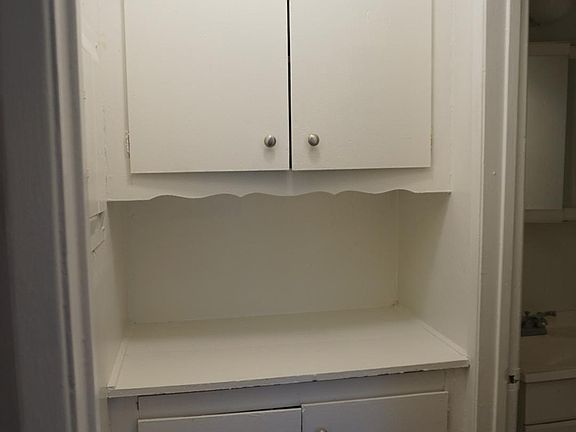 4th image of 434 W Orangewood Ave APT A