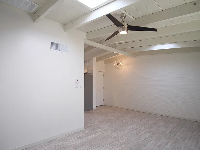 919 N Catalina Ave — Photo 3