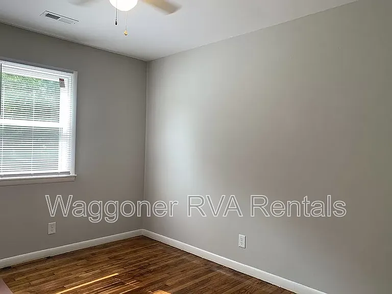 924 Kingsway Rd — Photo 9