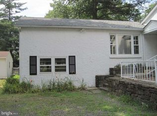 2215 Bustard Rd, Lansdale, PA 19446