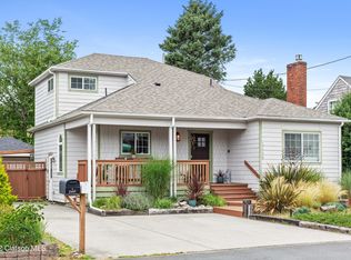 2396 S Edgewood St, Seaside, OR 97138