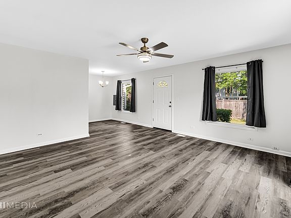 4th image of 2207 Brittany Ct