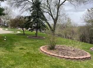 2540 Clarke Crest Dr, Dubuque, IA 52001