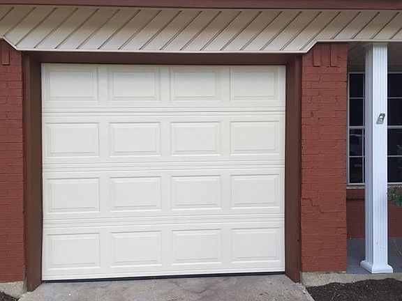 4th image of 827 Sierra Dr