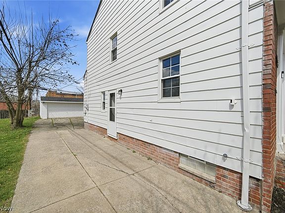4th image of 3722 Lindholm Rd