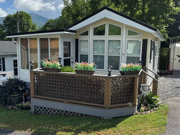 15 Levi Dr, Maggie Valley, NC 28751