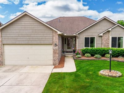 518 Lexington Dr, Rochester Hills, MI, 48307
