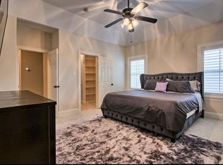 1010 Temple St, Houston, TX 77009