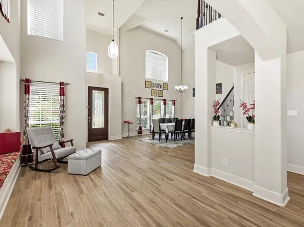 9050 Dillon Trl, Irving, TX 75063